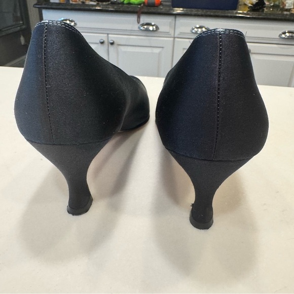 Salvatore Ferragamo Italy Women’s Navy Blue Satin Heels Size 9 Excellent! - Picture 8 of 14